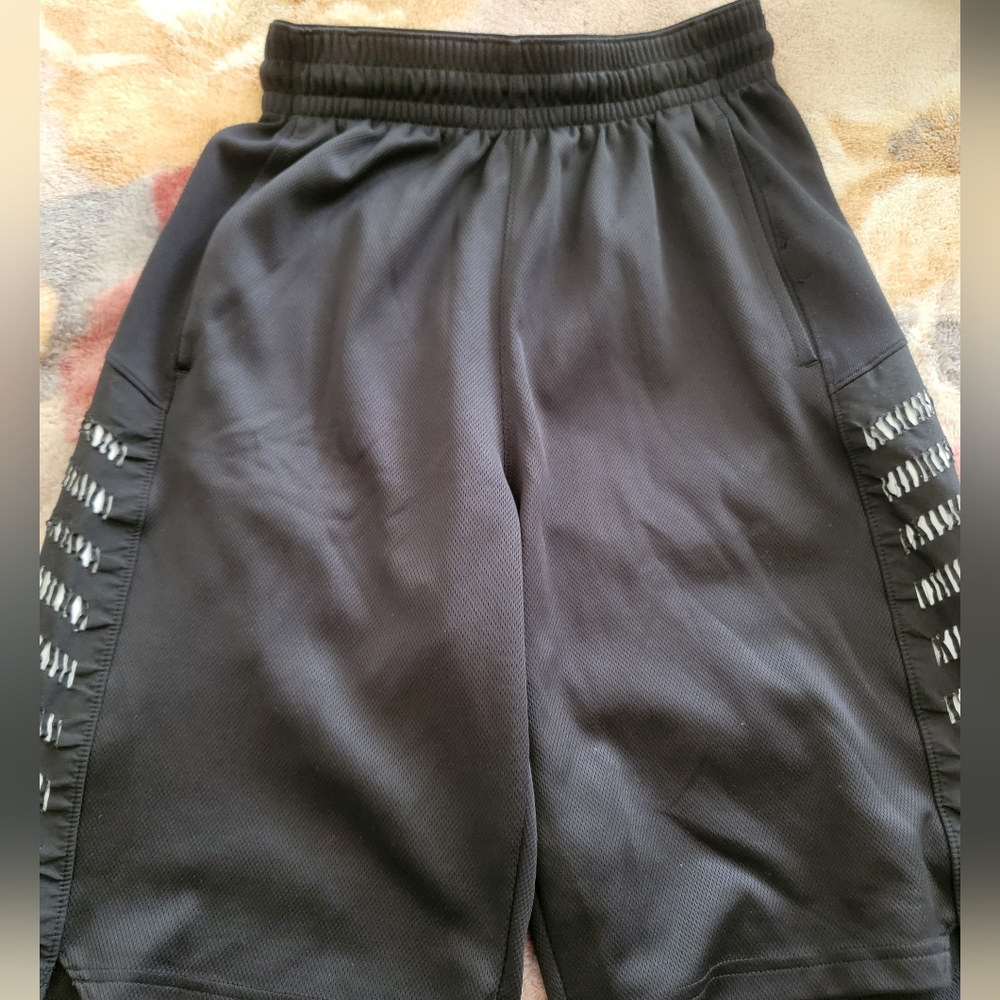 🤑 CSG Black Short w/ Pockets